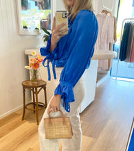 Load image into Gallery viewer, UMA TOP Ocean Blue Linen