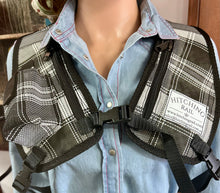 Load image into Gallery viewer, 2 Pocket Two Way Vest