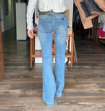 Load image into Gallery viewer, CC Signature KOTA Slim Trouser Jean