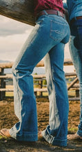 Load image into Gallery viewer, CC Carissa Classic Light Wash Trouser