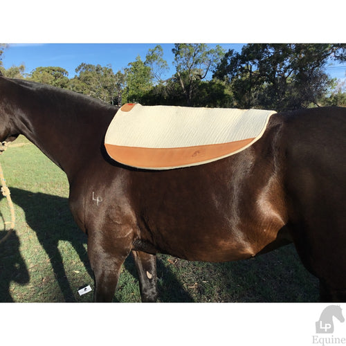PAD457-ELP-OV-WH  ELITE PERFORMANCE OVAL SADDLE PAD WITH LEATHER WEAR PADS